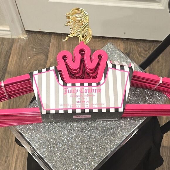 Juicy Couture Notched Shoulder Space Saving Crown Top Set of 20 Hangers- Pink - Picture 10 of 13